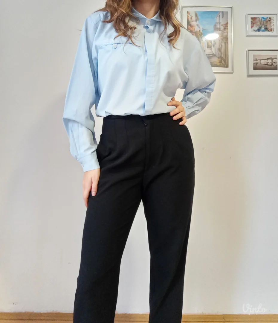 Predivna plava košulja