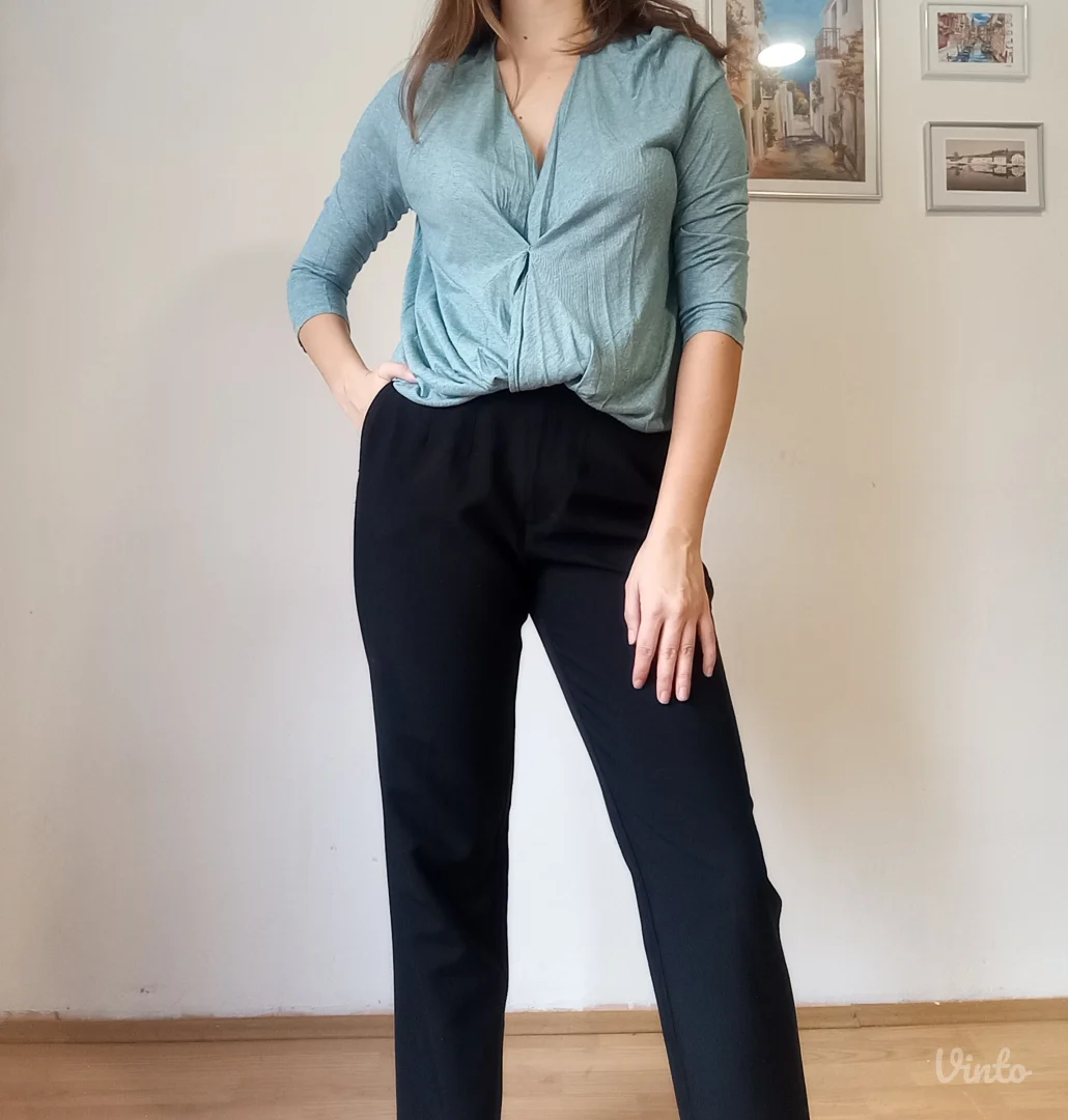 Zelena bluza na preklop