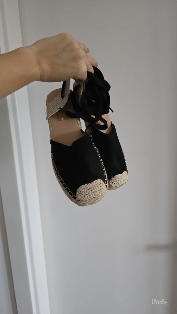 Crne espadrile sandale