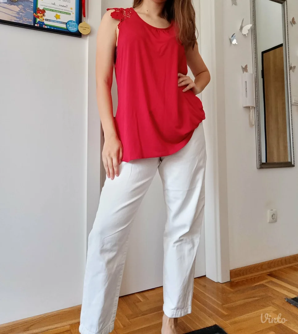 Bluza od viskoze sa čipkanim rukavima