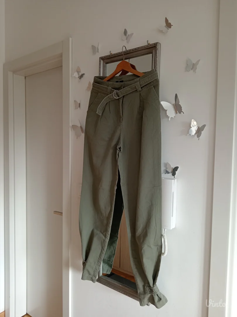 H&M maslinasto zelene pantalone