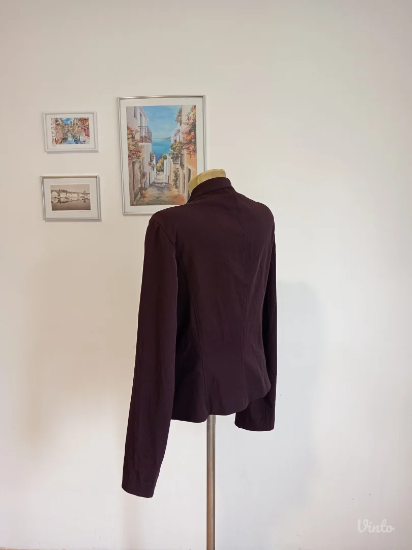 Tamno ljubičasta jakna