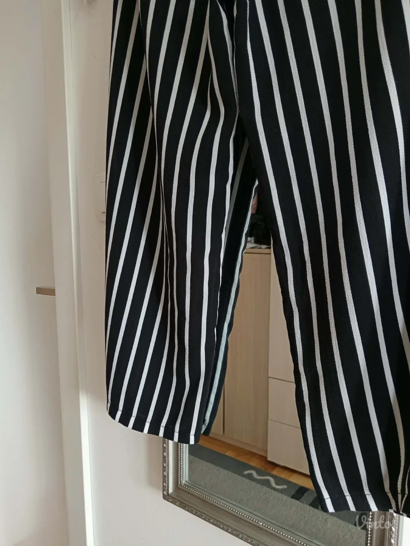 Teget lagane pantalone na pruge