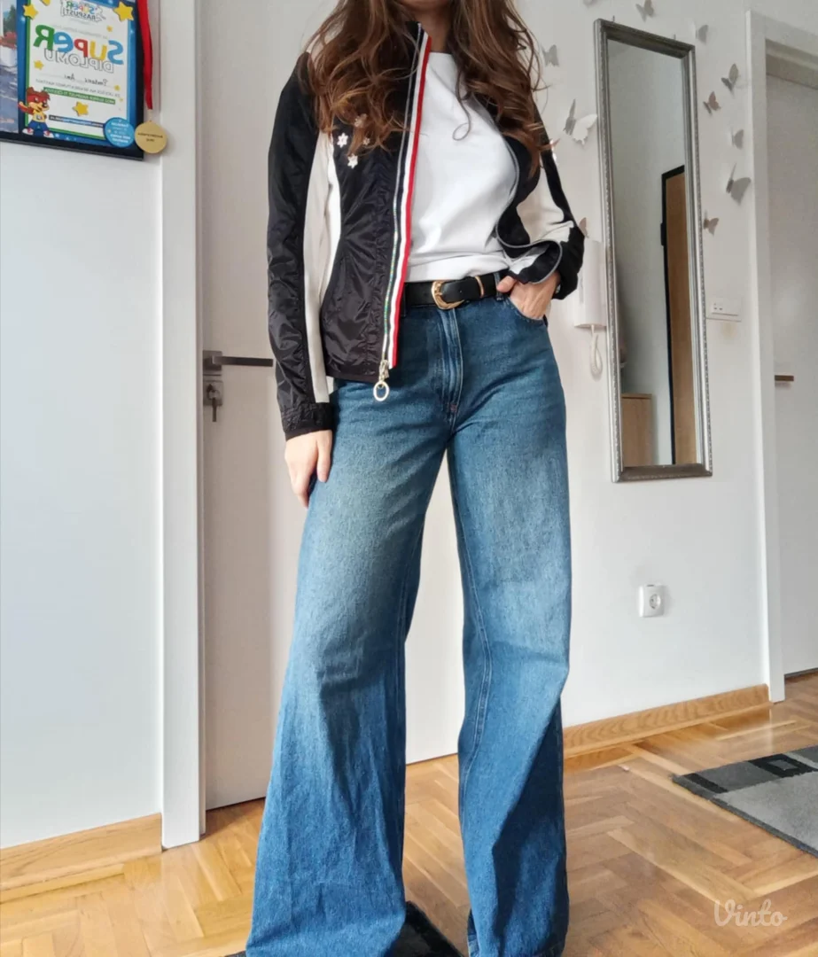 Jakna sa zanimljivim detaljima