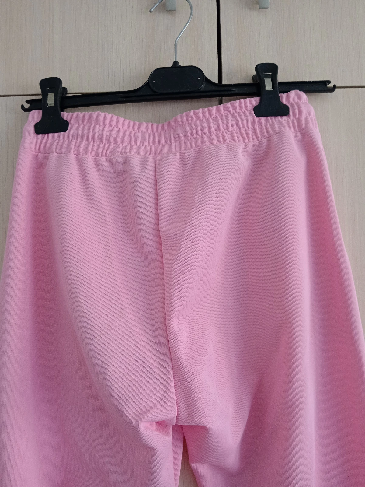 Roze trenerka donji deo NOVO
