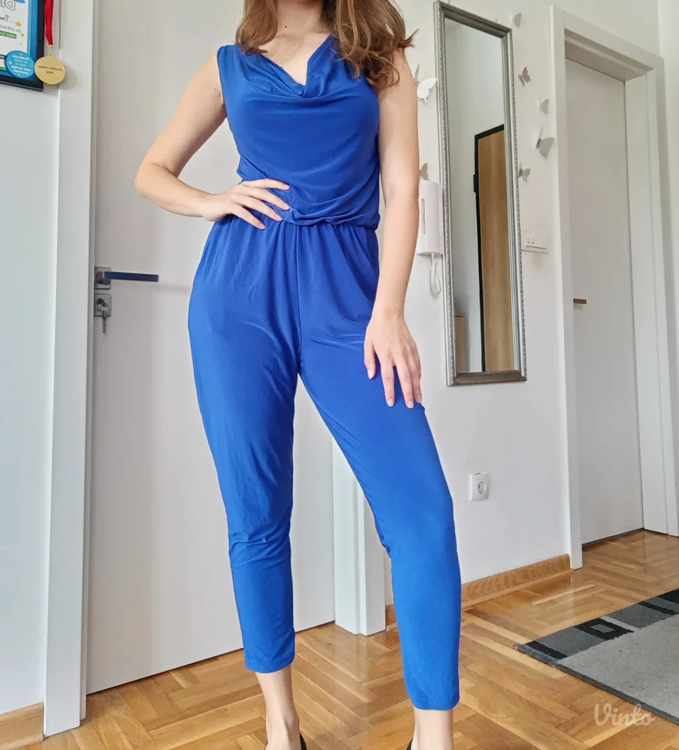 Predivan kombinezon plave boje