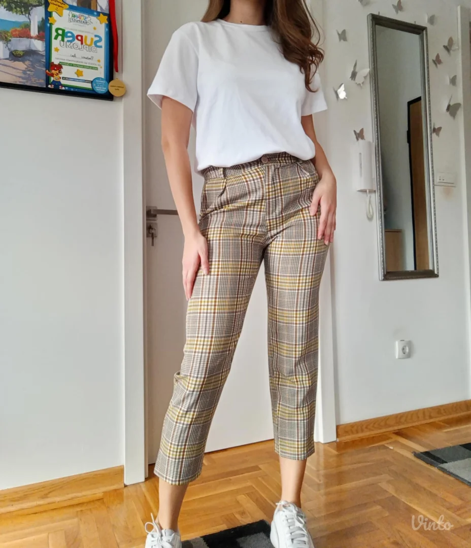 Karirane pantalone