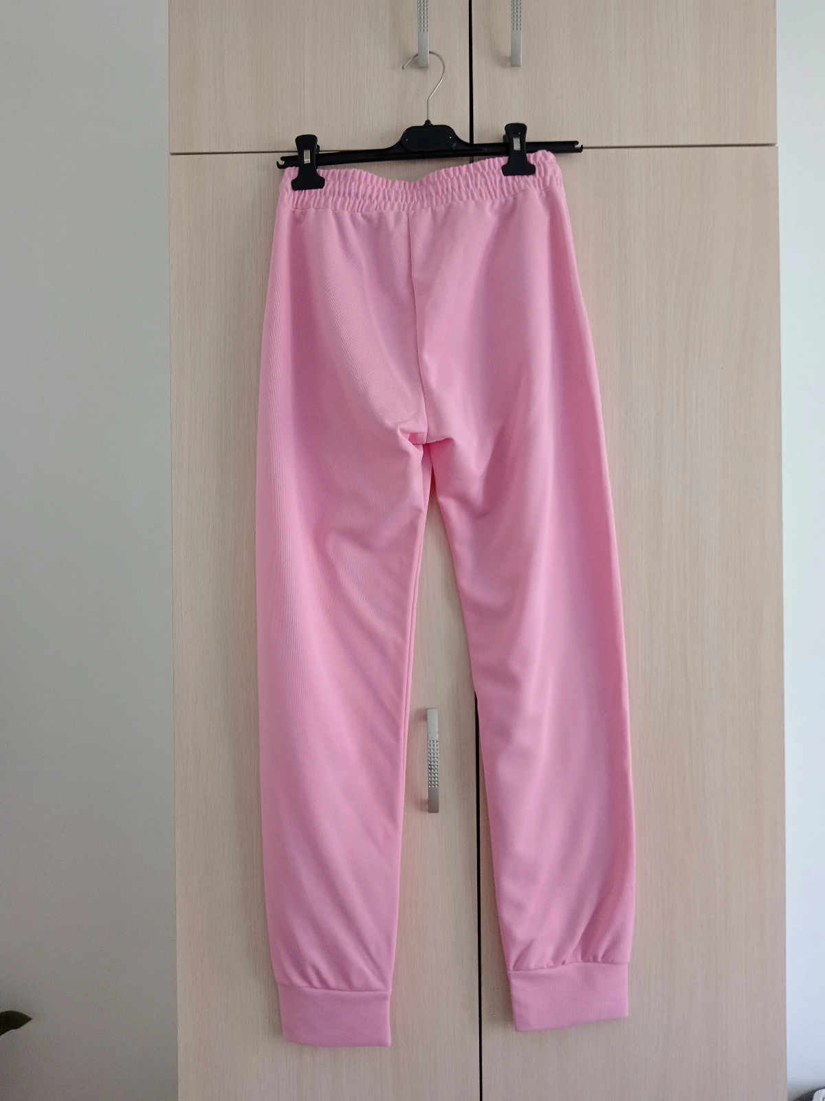 Roze trenerka donji deo NOVO