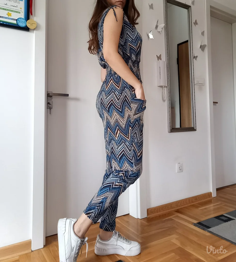 Šareni lagan kombinezon