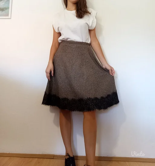 Predivna suknja dubok struk