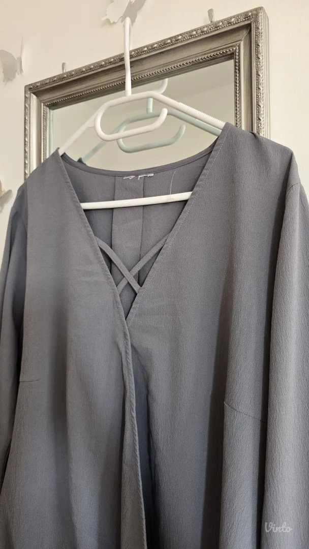 Siva bluza na preklop