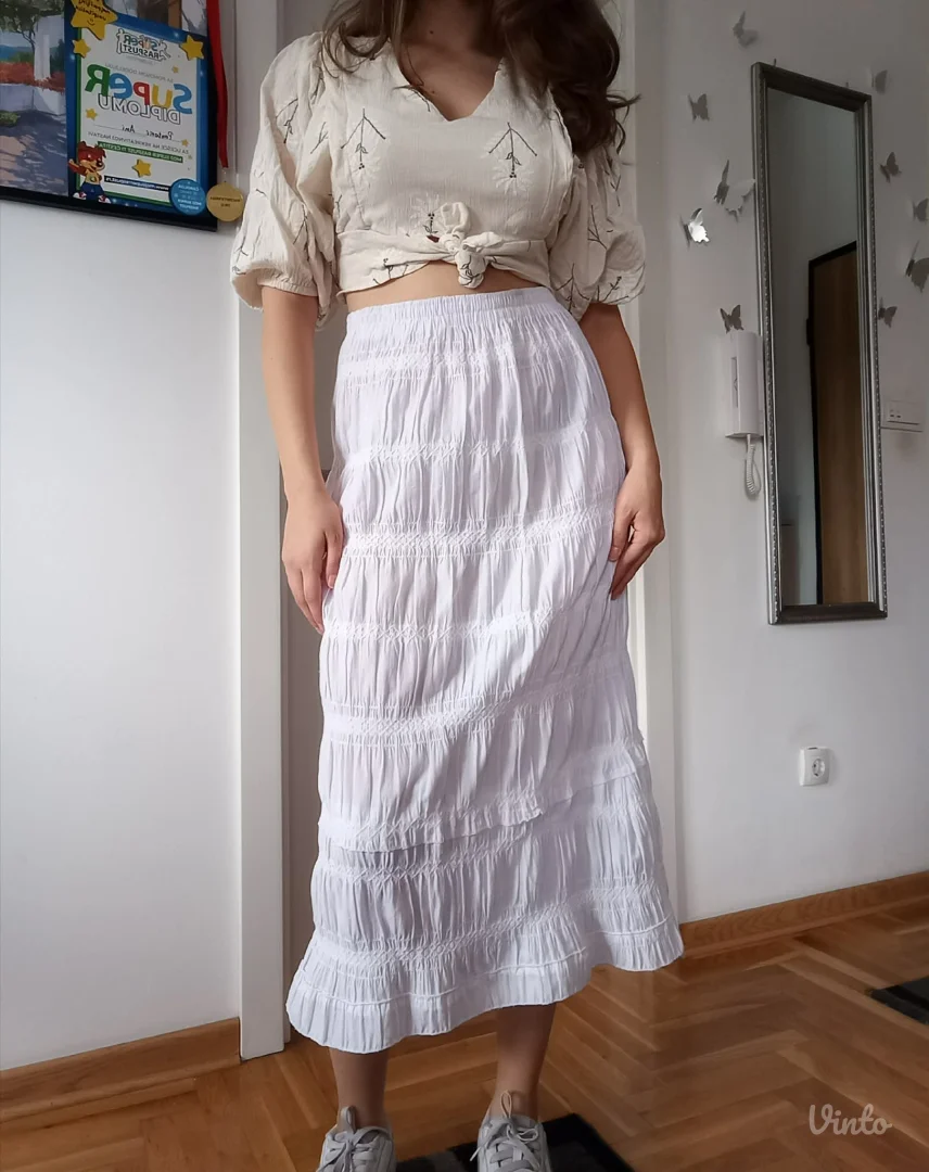 Preslatka bela suknja