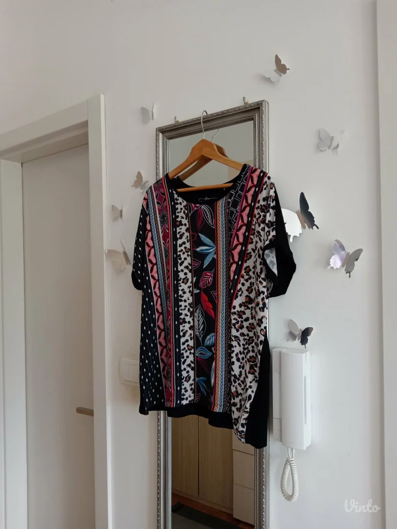 Šarena predivna bluza na kratke rukave