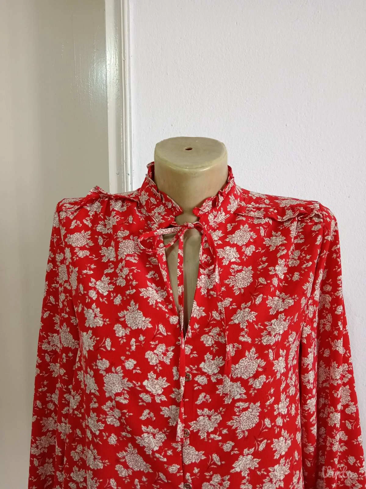 Zara predivna cvetna bluza