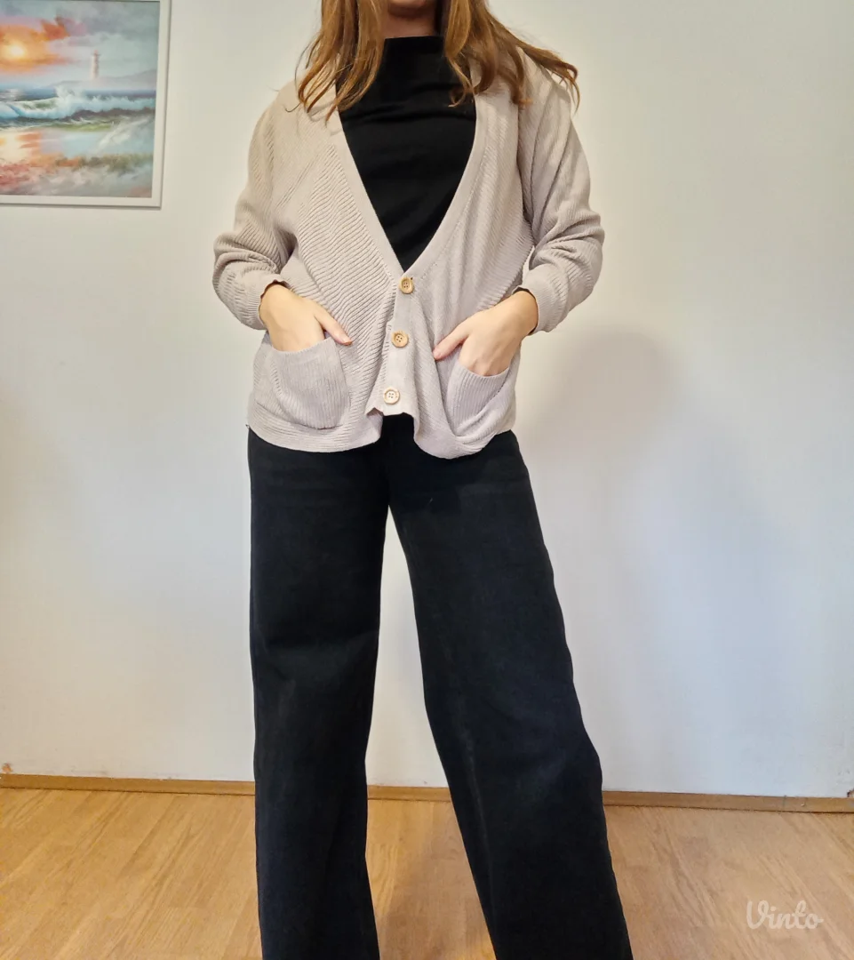 Pull&Bear sivi džemper na kopčanje