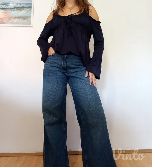 Teget bluza sa otvorenim ramenima