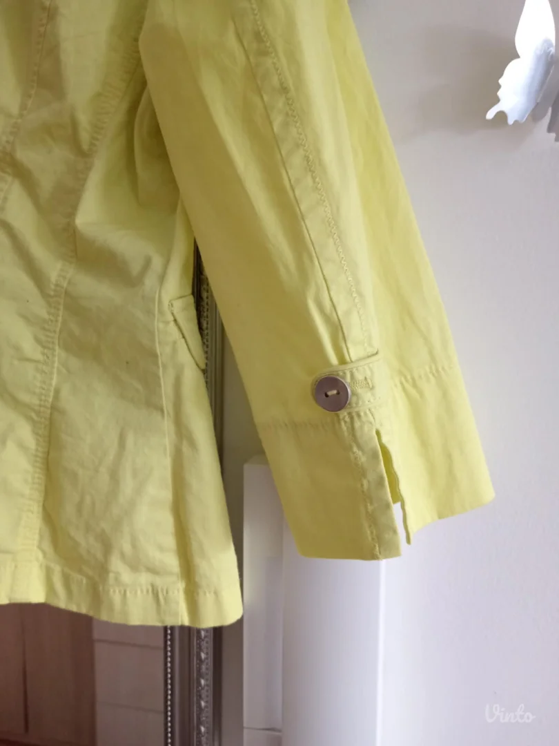 Žuta jakna Betty Barclay