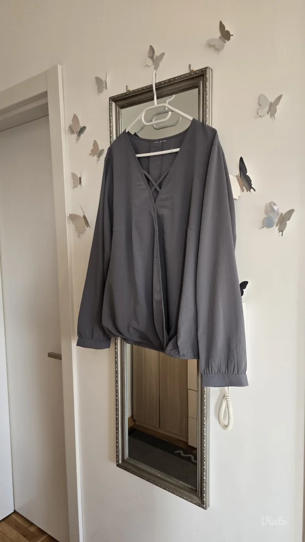 Siva bluza na preklop