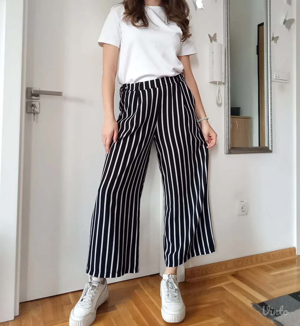 Teget lagane pantalone na pruge