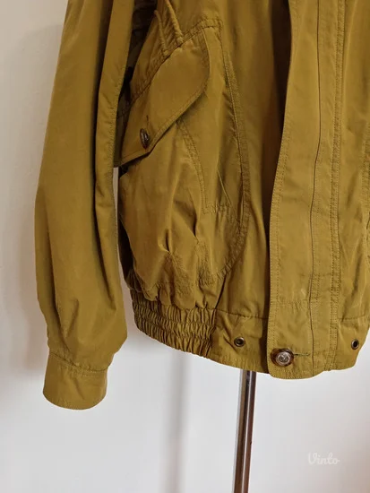 Predivna jakna na kopčanje