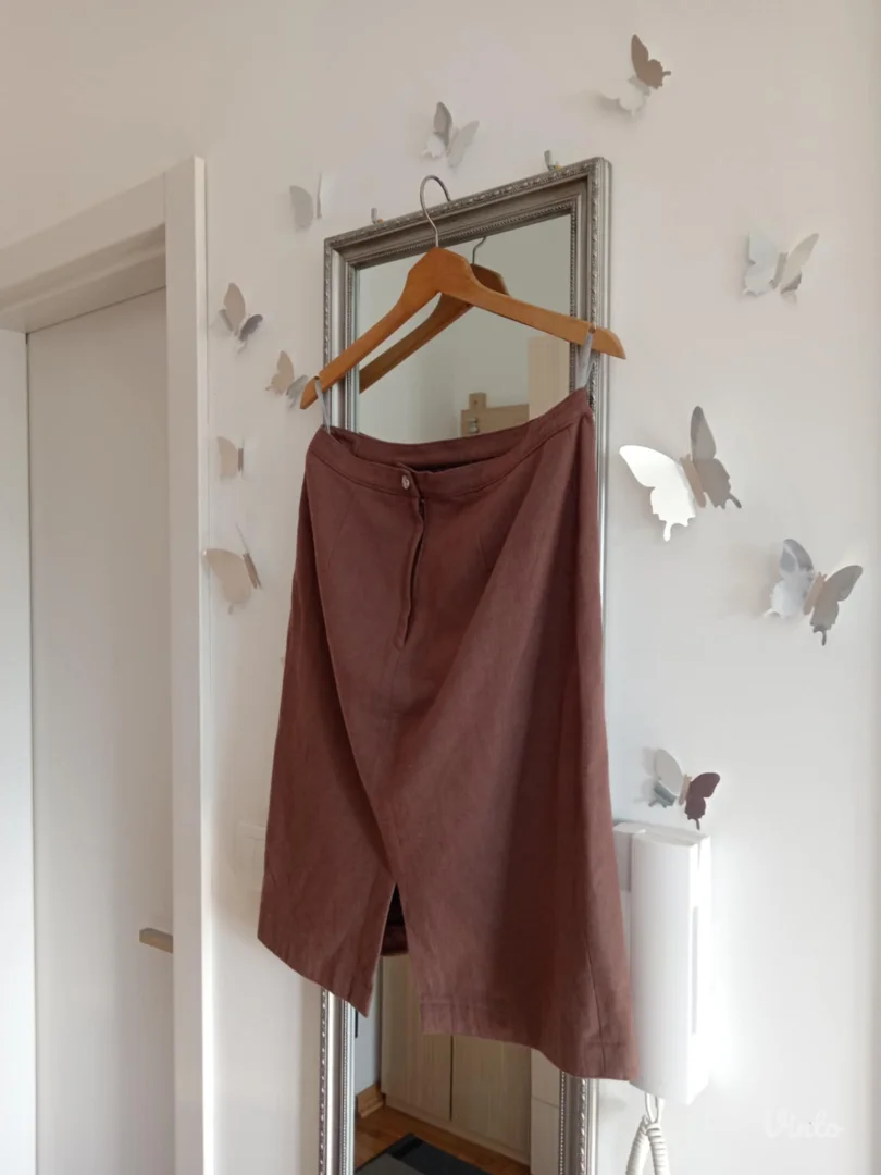 Predivna braon suknja na preklop