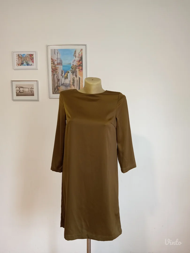 H&M haljina maslinasto zelene boje