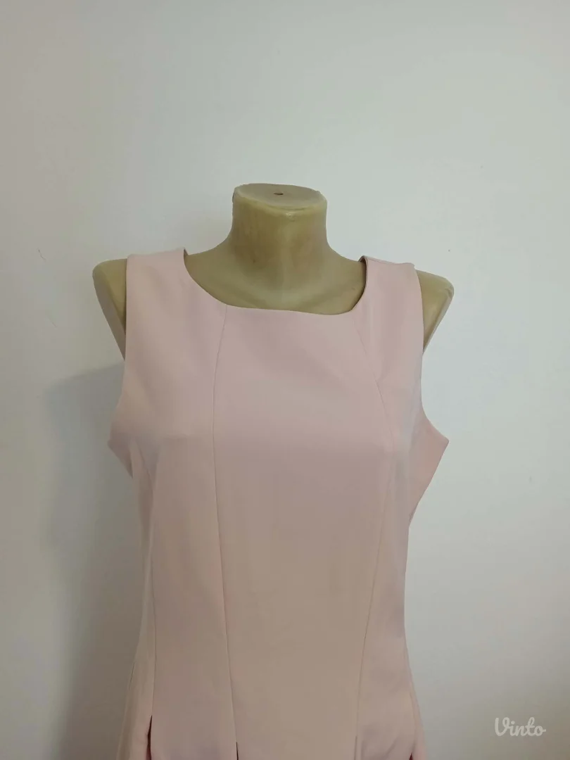 Roze lepršava haljina