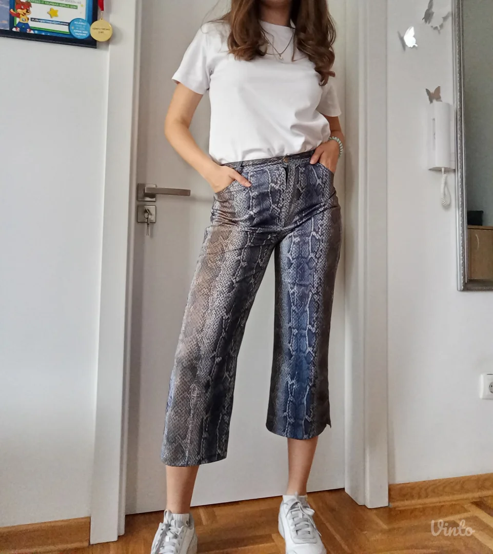Predivne pantalone sa animal printom