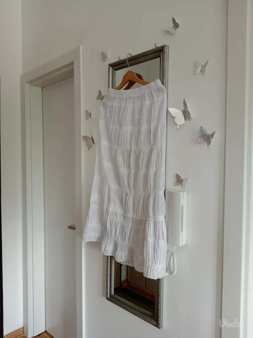 Preslatka bela suknja