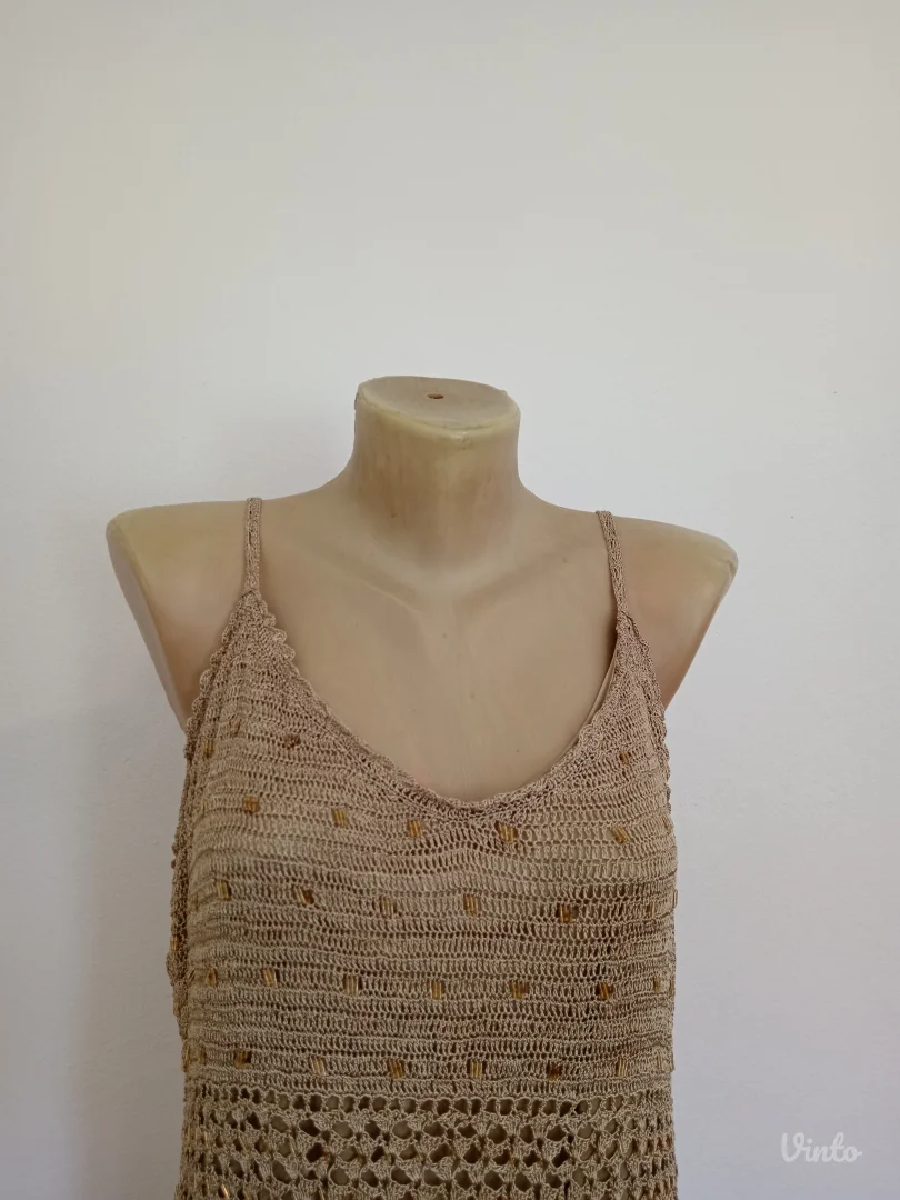 Končana bluza postavljena