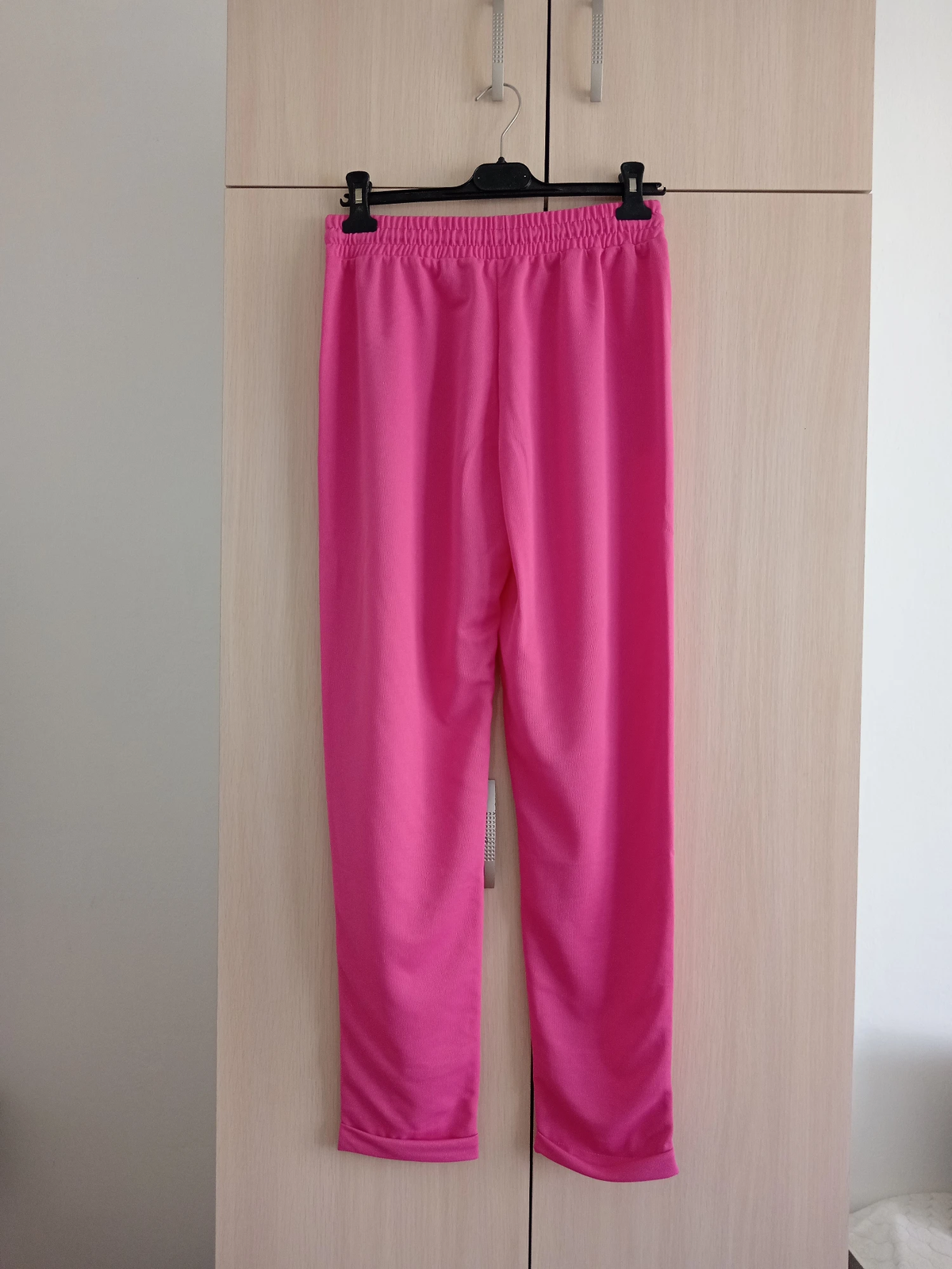 Roze trenerka donji deo NOVO