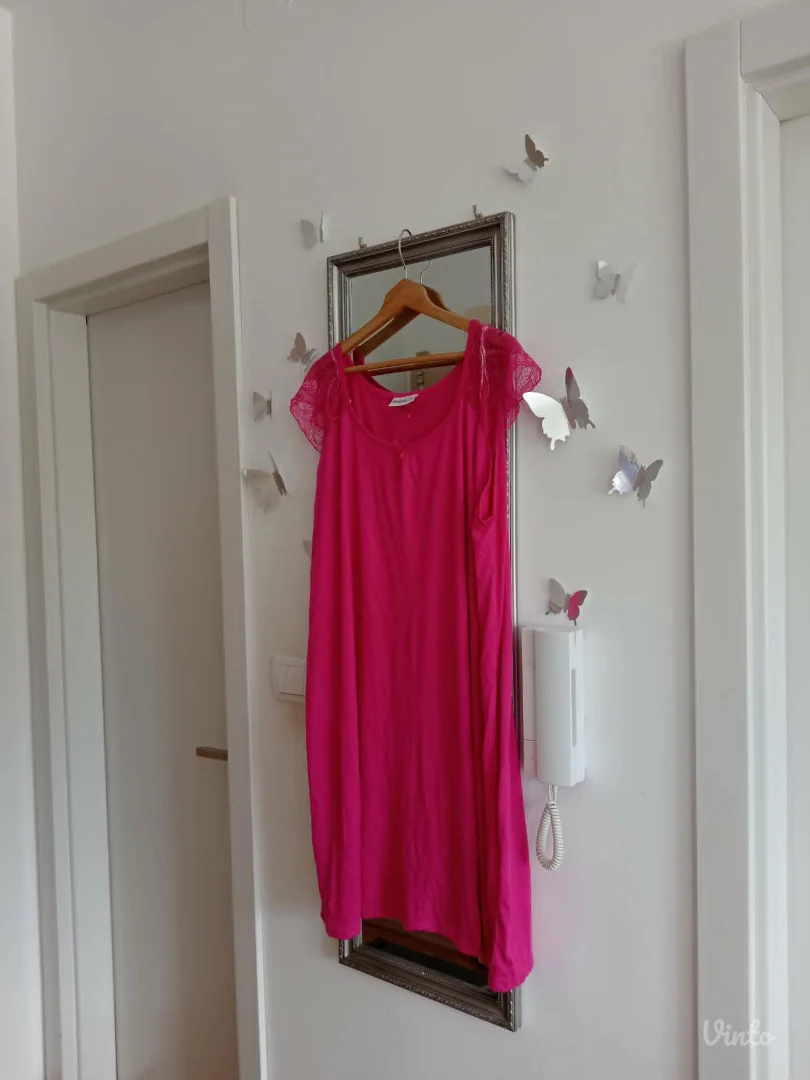 Preslatka roze haljina