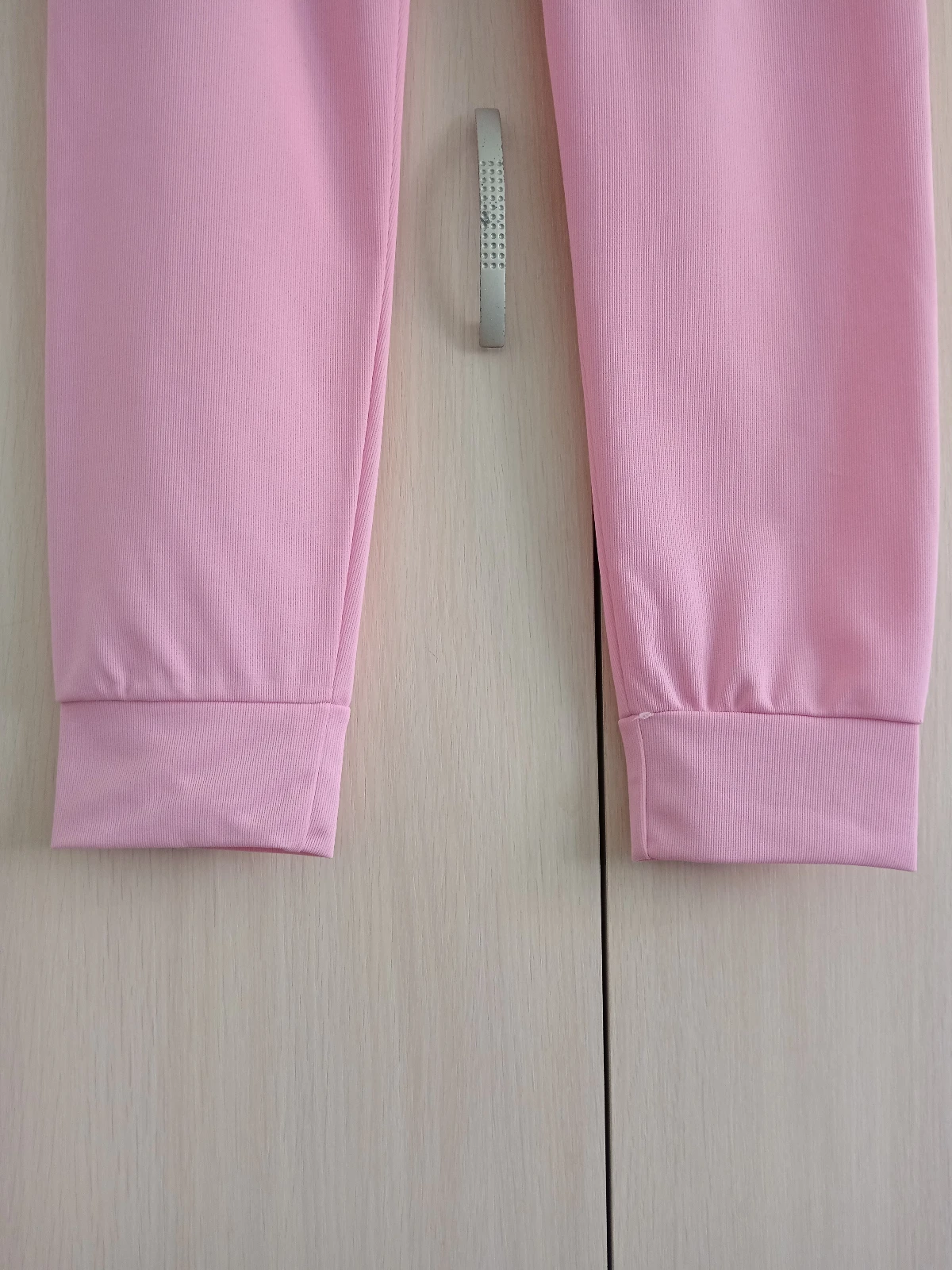 Roze trenerka donji deo NOVO