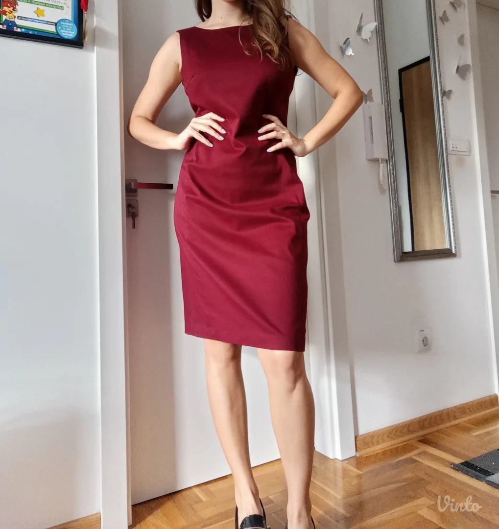 Hennes predivna bordo haljina