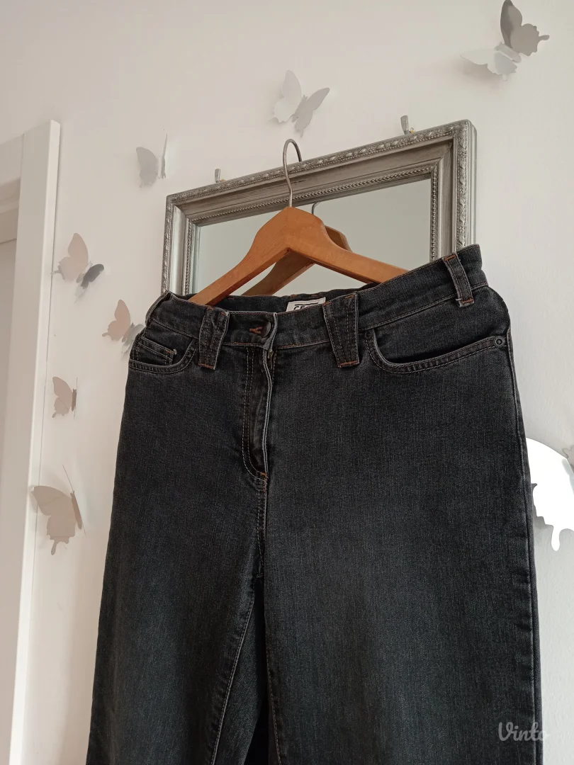 Farmerice sivo crne boje zvonarice