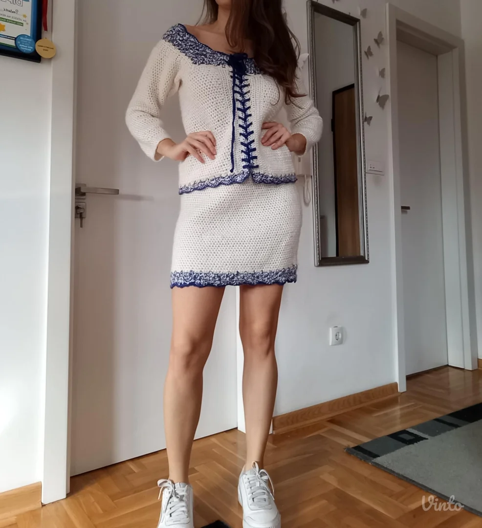 Predivan komplet suknja i džemper