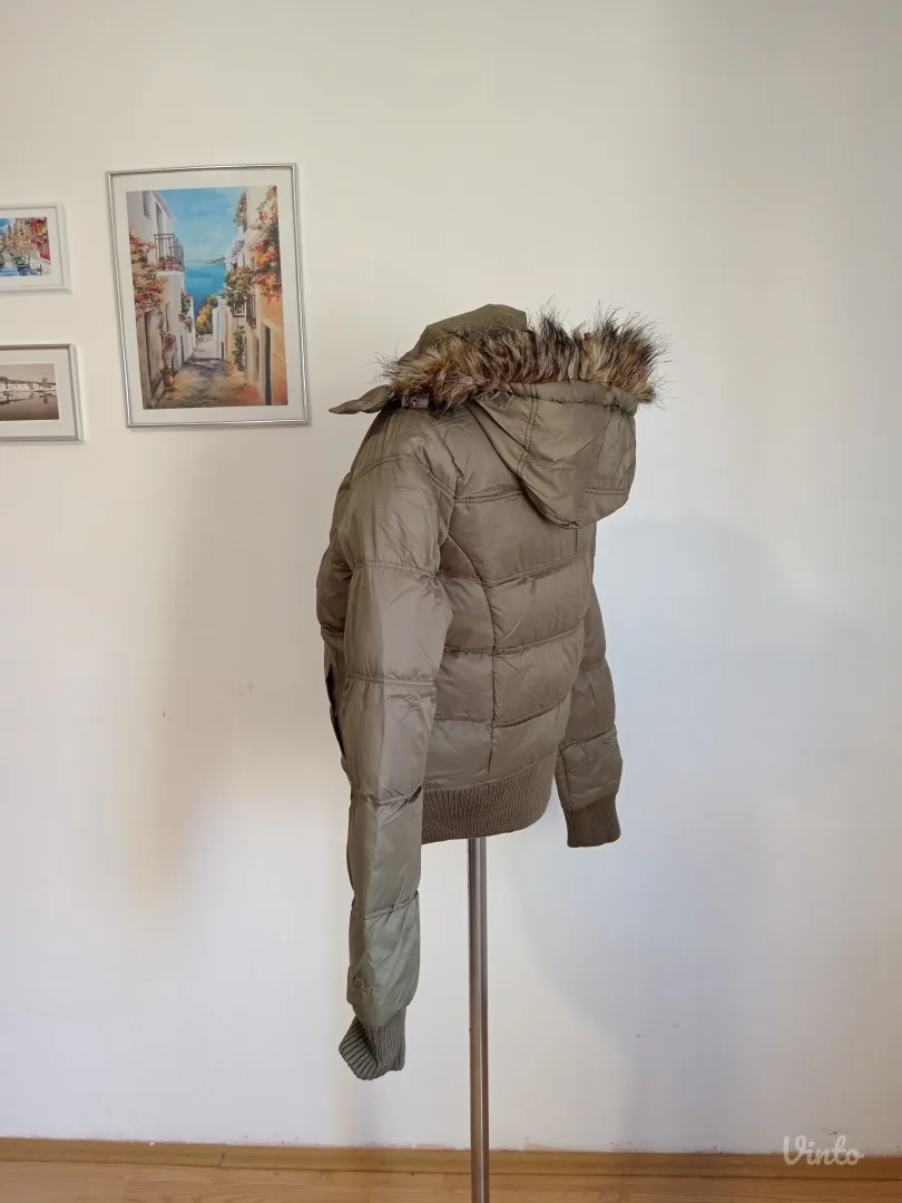 Maslinasto zelena zimska jakna NOVO