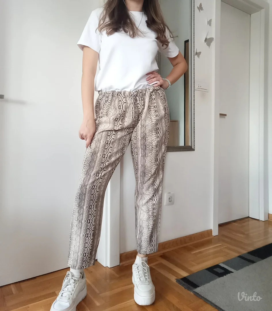 Pantalone sa animal printom
