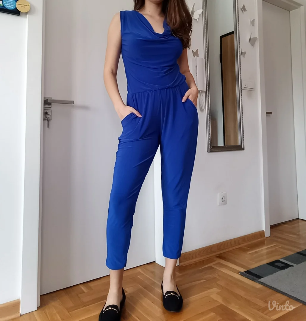 Predivan kombinezon plave boje