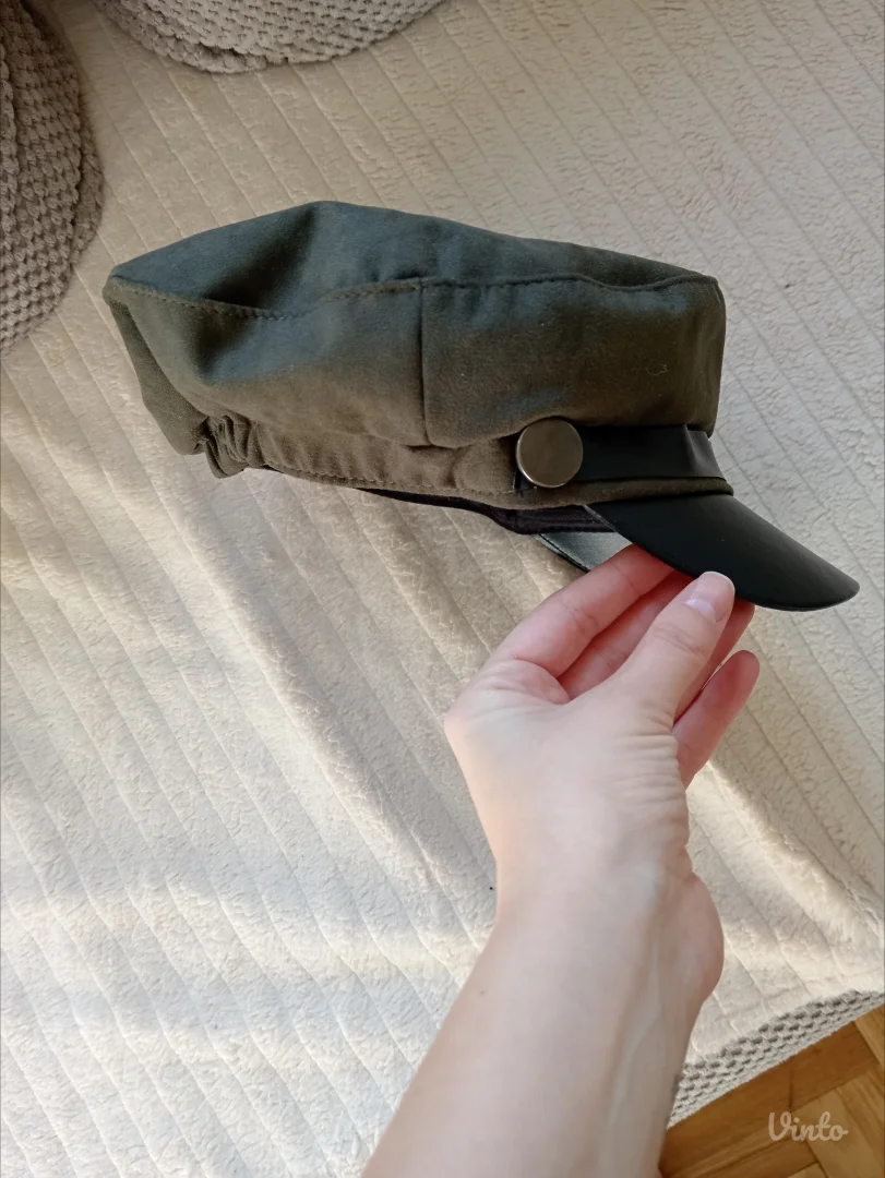 Maslinasto zelena kapa