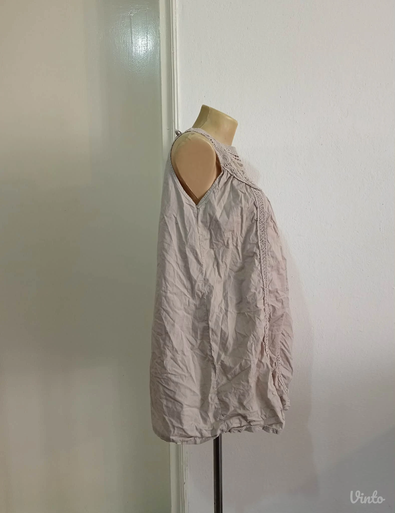 Predivna krem bluza sa čipkom