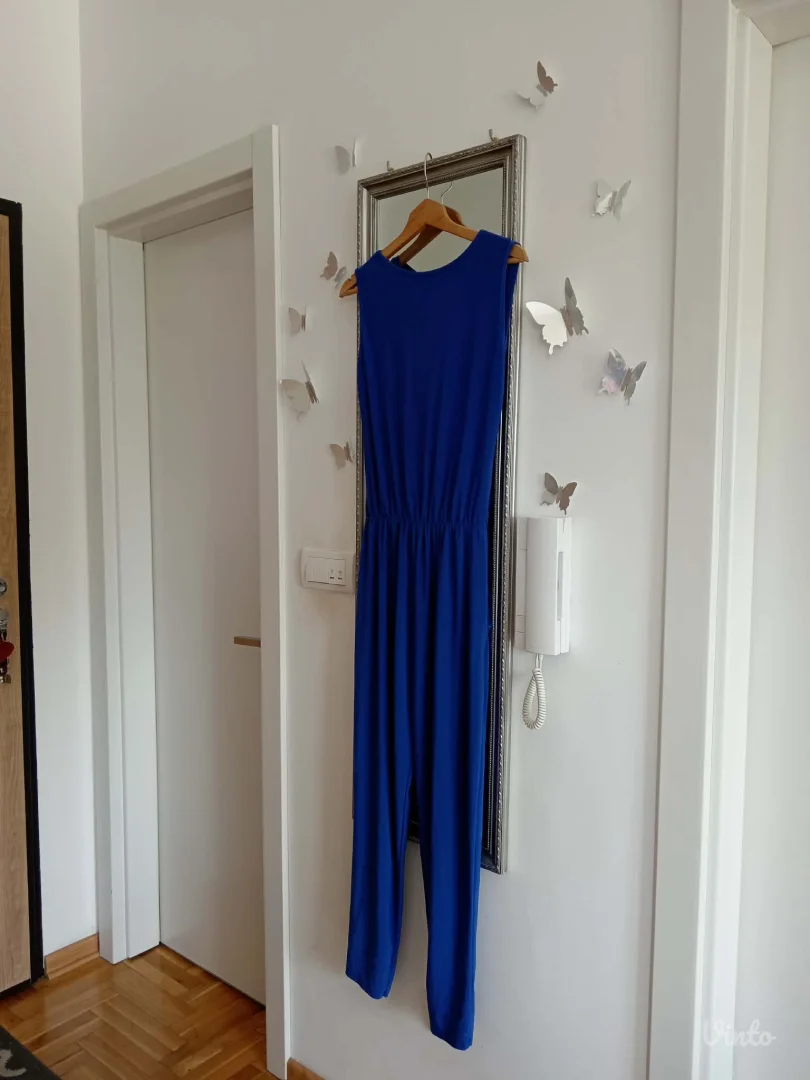 Predivan kombinezon plave boje