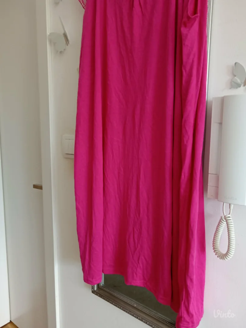 Preslatka roze haljina