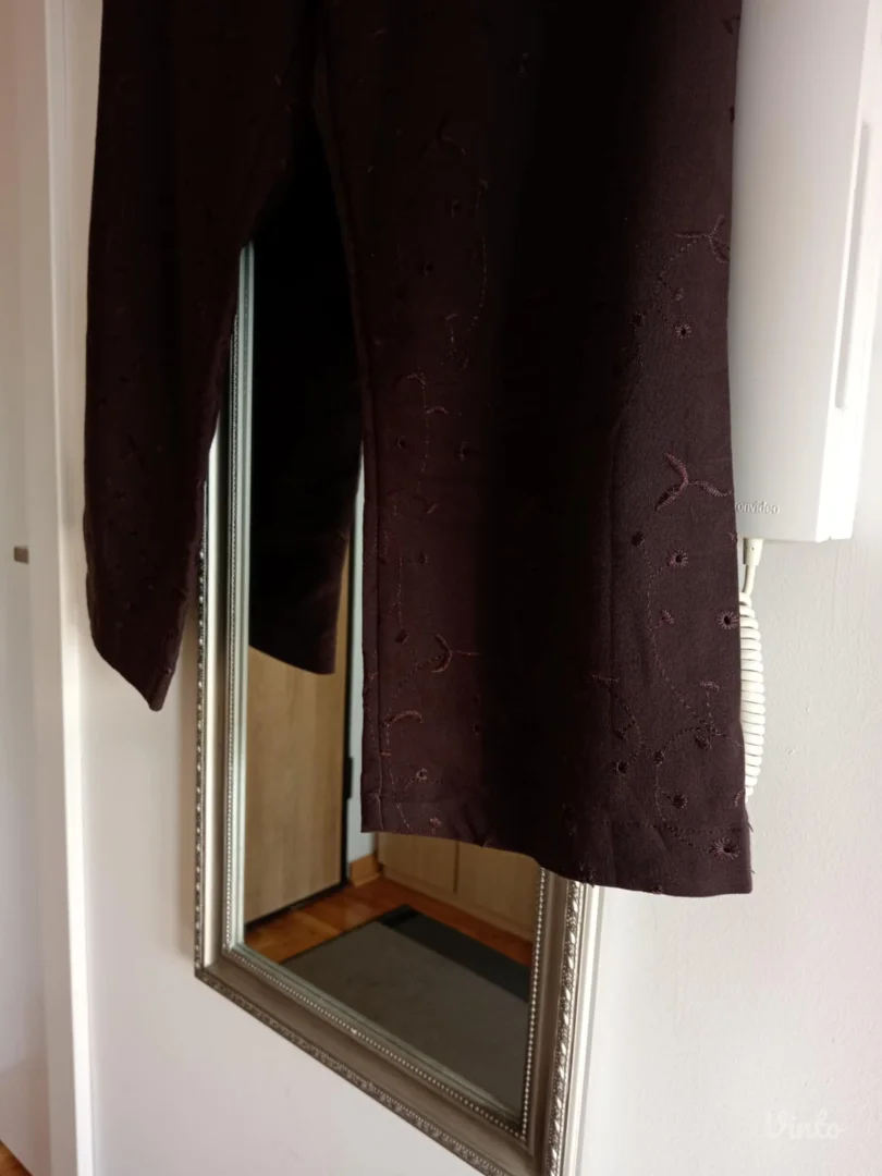 Kraće braon pantalone