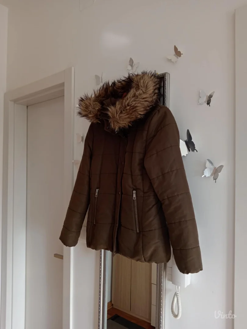 H&M maslinasto zelena zimska jakna