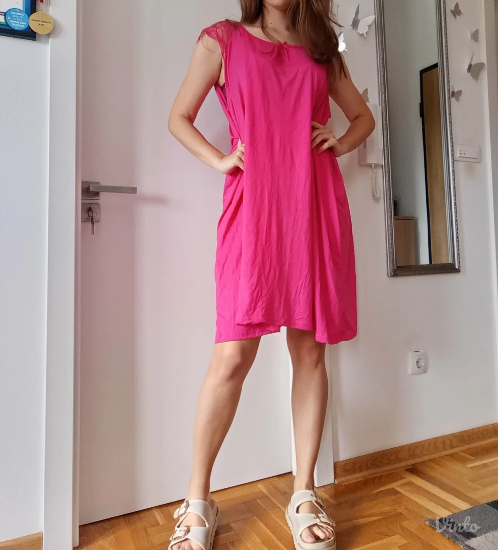 Preslatka roze haljina