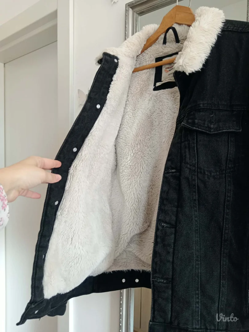 Pull&Bear crna jakna