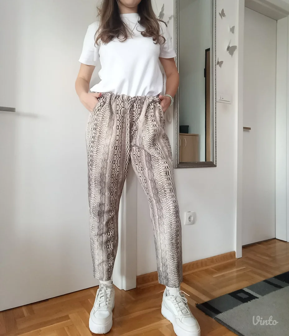 Pantalone sa animal printom