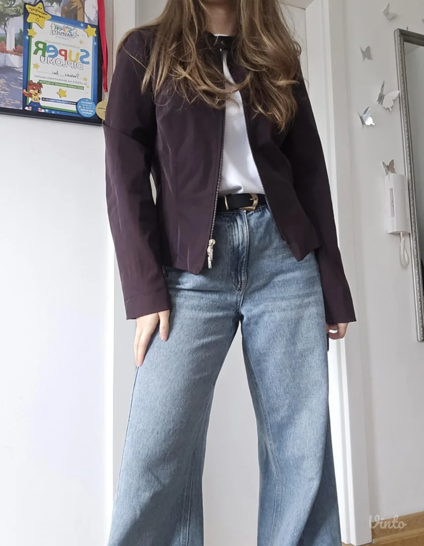 Tamno ljubičasta jakna