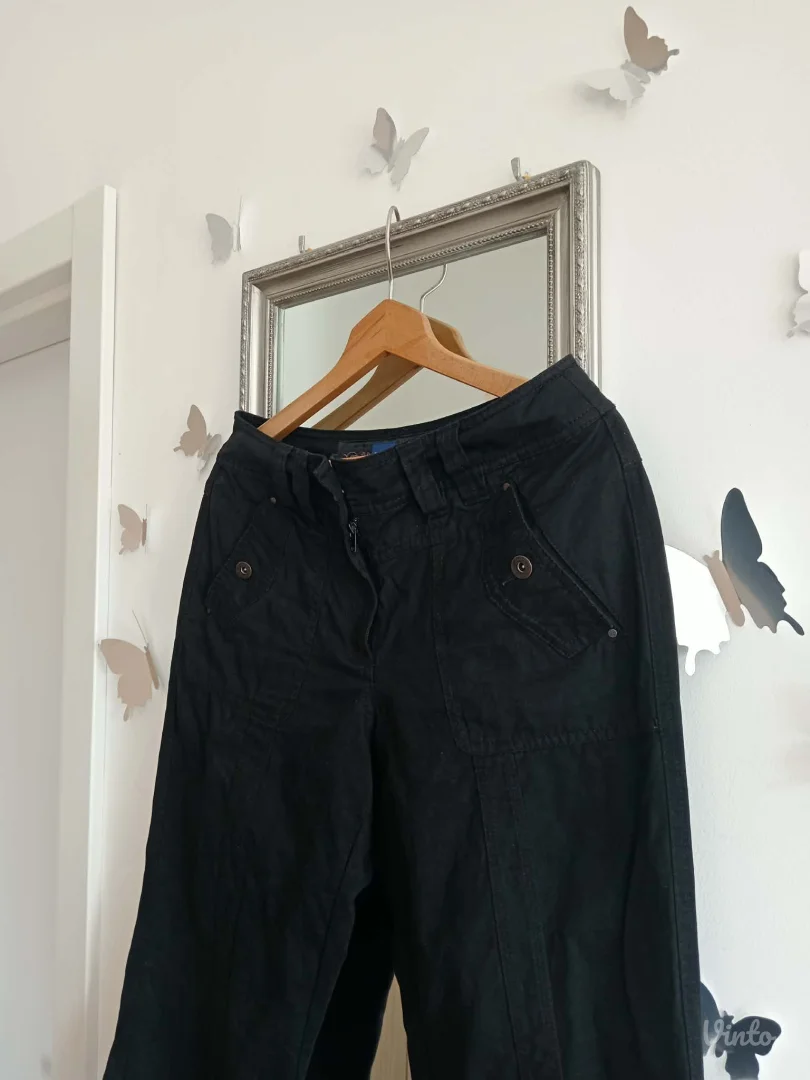 Crne pantalone Cecil